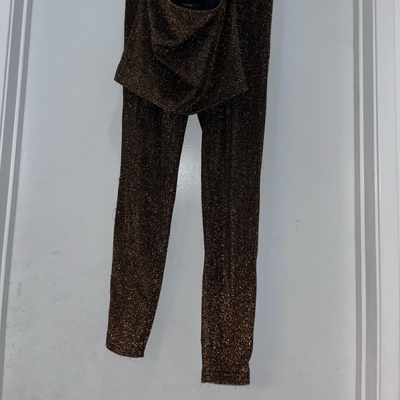 Two piece set - Picture 2 of 2